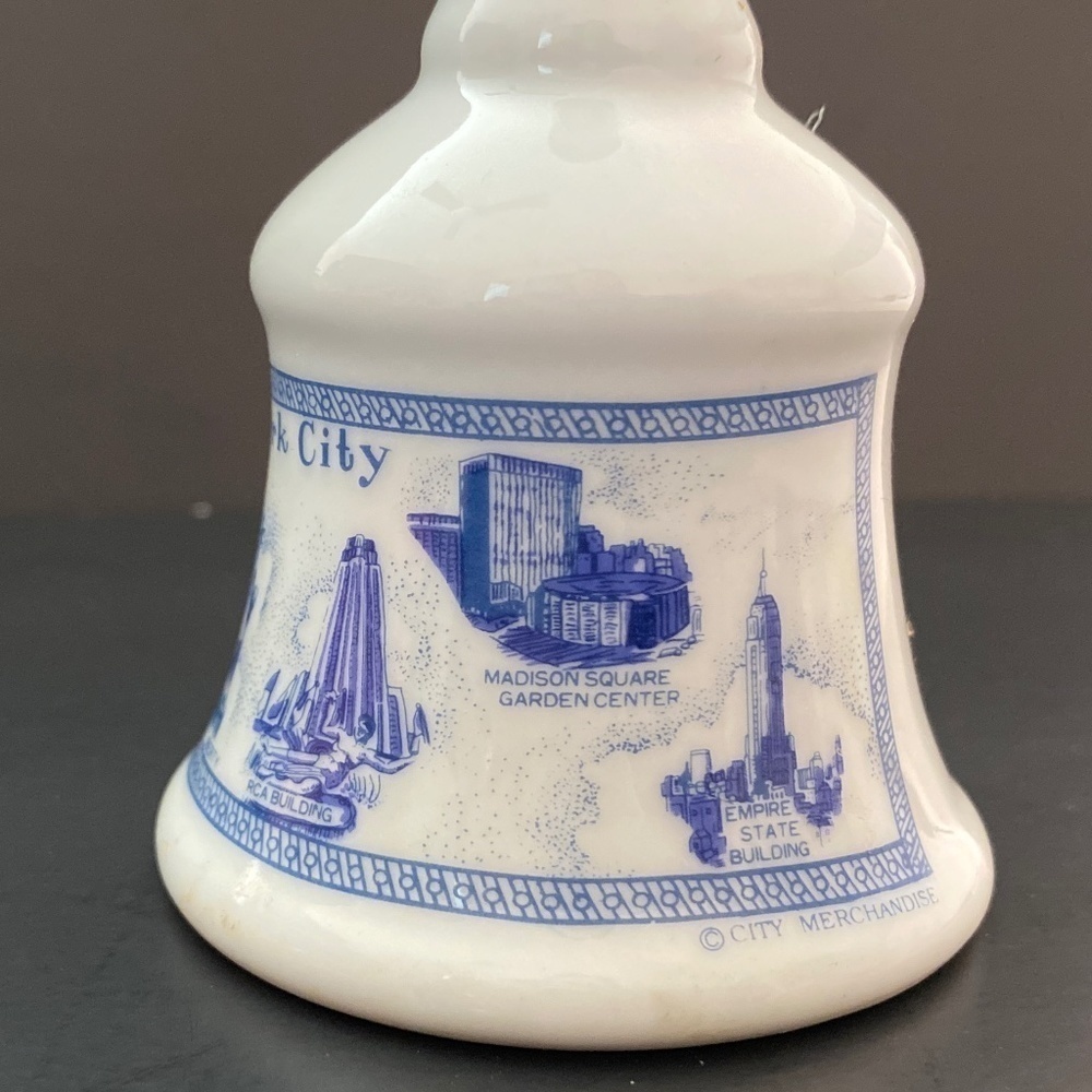 Vintage New York City Souvenir Bell w Twin Towers - Picture 7 of 7
